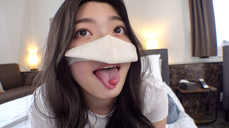 ス〇バ店員 はるのちゃん 20歳 SNSでナンパした清楚で優しそうな天使系女の子が最高に気持ちいいスプリットタン女子大生のフェラで秒で男を虜にする激エロ小悪魔だった 素人ハメ撮り
