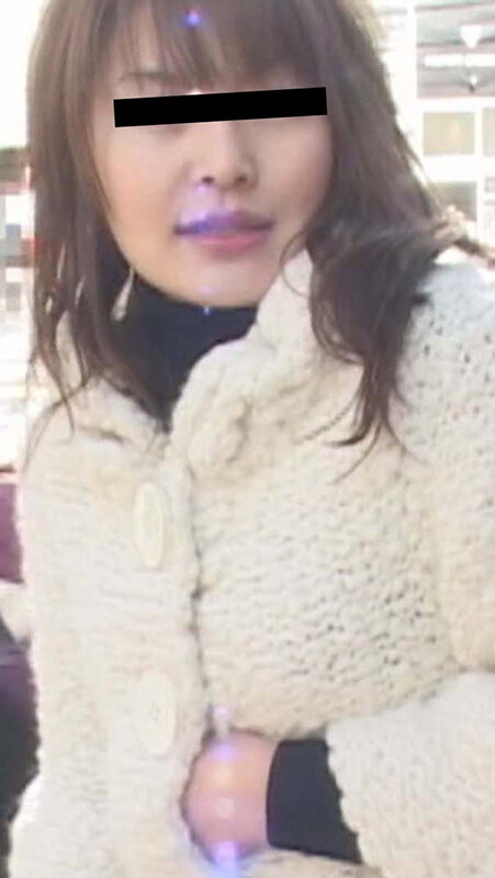 スカートめくれば、まさかのTバック！！ 清楚に見える奧さんの隠れたやる気はパンツに現る！？ 隠れビッチな淫乱妻 ナンパ中出し12人4時間 4
