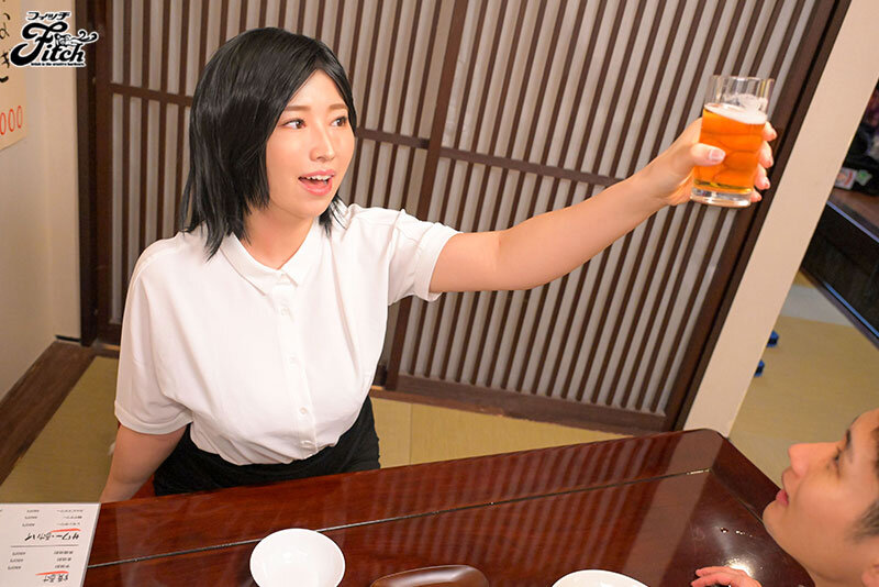 憧れの巨乳女上司とエッチな関係に… 実写版！会社のマドンナとラッキーでヤれた話 松本菜奈実