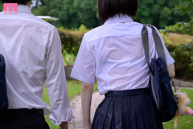 突然の大雨…濡れ透けNTR いつもJ●彼女を送ってさよならする田舎の終着駅で知らない中年オヤジのチ●ポの虜になっているなんて… 水卜さくら