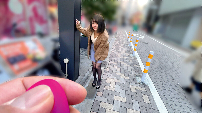 素人美少女とリモコンバイブお散歩人混みの中ピクピク震えてイキまくってしまう女子たち！るいさん（21才）のあさん（20才）