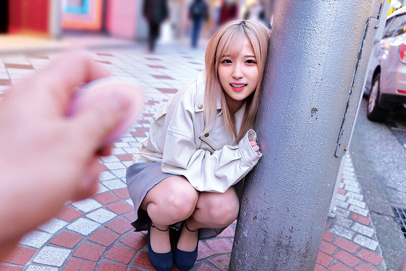 素人美少女とリモコンバイブお散歩人混みの中ピクピク震えてイキまくってしまう女子たち！るいさん（21才）のあさん（20才）