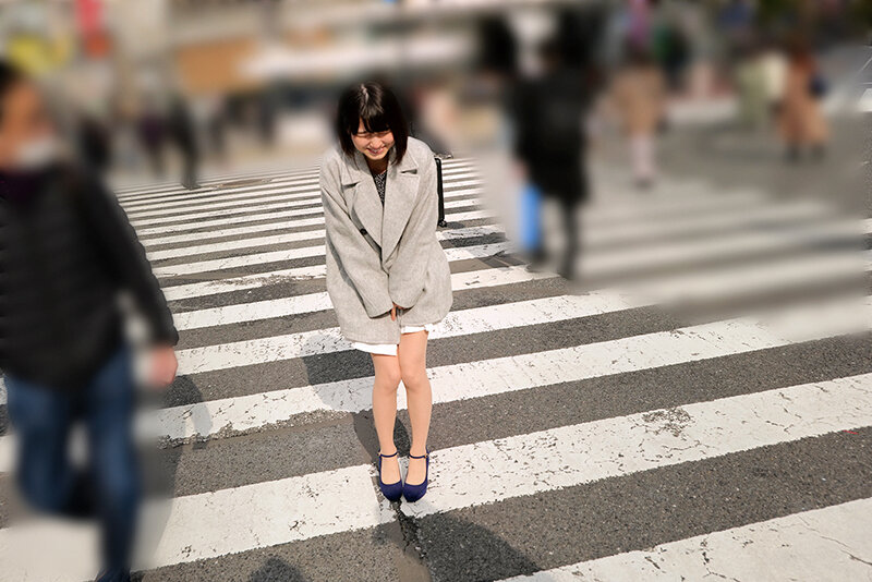 素人美少女とリモコンバイブお散歩人混みの中ピクピク震えてイキまくってしまう女子たち！すみれさん（19才）まおさん（20才）
