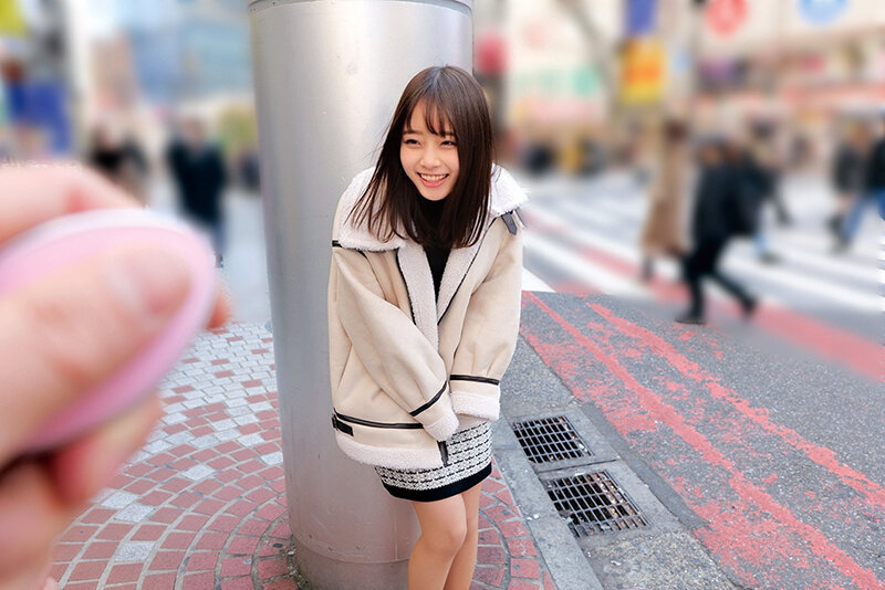 素人美少女とリモコンバイブお散歩人混みの中ピクピク震えてイキまくってしまう女子たち！すみれさん（19才）まおさん（20才）