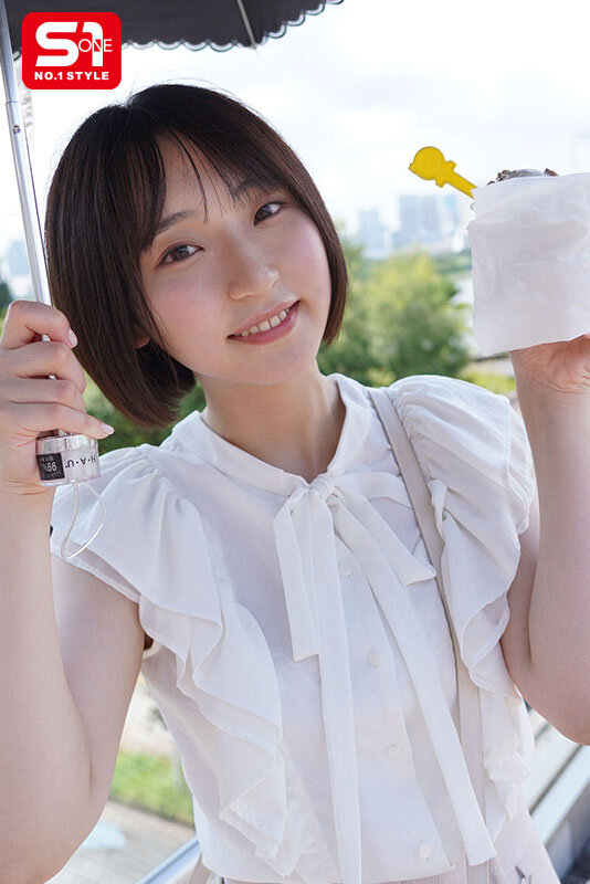 無邪気なのにスッゴくエッチ たくさんはしゃいで、えっちする。昼は無邪気で夜は妖艶─ショートカット×上目遣いがず・る・い！！密着2人だけのヤリまくり濃密デート 糸井瑠花