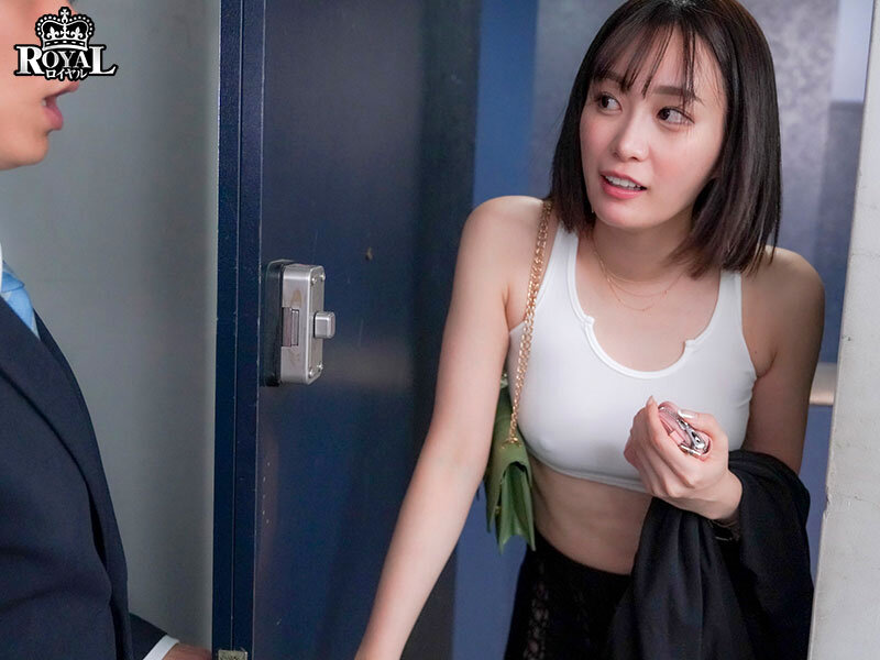 隣人ガチャUR確定演出。隣に引っ越してきたのはノーブラ乳首ポッチの美乳お姉さん。 美谷朱音