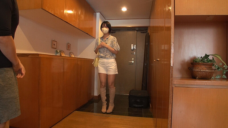 キリっとした美人だけどドMな奥さん束縛激しい夫に耐えられなくて…他人チ●ポに犯●れに来ました もなみ鈴