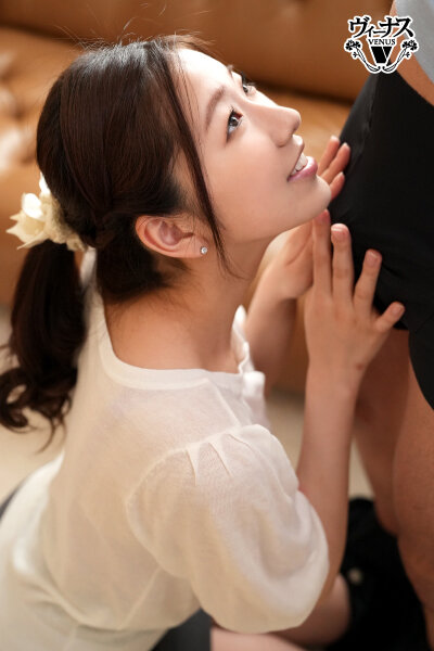 昼ランチで行く会社近くのカフェで働くパート妻はエロ女神 美味しそうに咥えるザーメン大好きフェラ 激オナ連続アクメ 結婚しているのに生ハメ中出しを求めてきた―。 七原さゆ