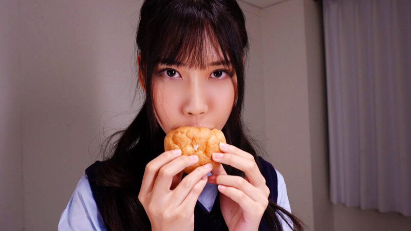 咀嚼口内くちゃとろフェラ 篠咲らら