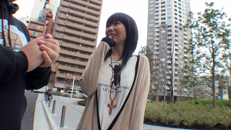 地味娘だってエッチはしたい！！ 大人しく真面目な娘ほど性的好奇心を隠し持つ！？ ナンパするなら…実は黒髪娘が狙い目だったりする！！ ちょっとエッチな地味娘12人4時間