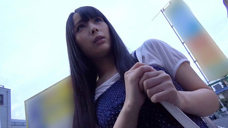 地味娘だってエッチはしたい！！ 大人しく真面目な娘ほど性的好奇心を隠し持つ！？ ナンパするなら…実は黒髪娘が狙い目だったりする！！ ちょっとエッチな地味娘12人4時間