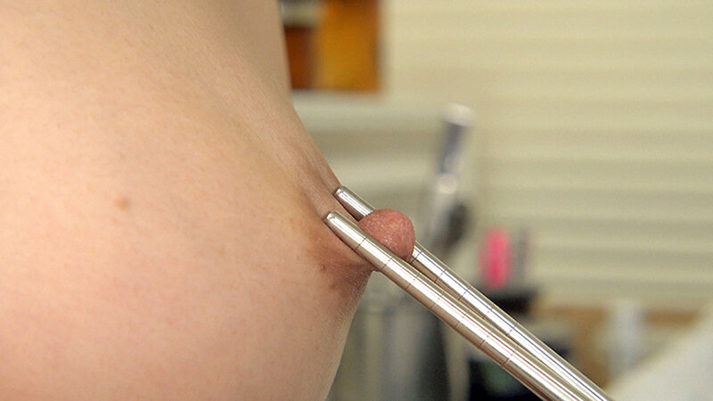 新人OLの乳首を狙った猥褻医師の不適切検診