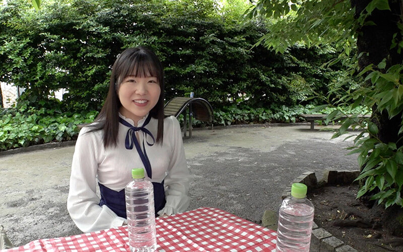 新B級素人初撮り 119「おとうさん、ゴメンなさい。」美鈴さん 24歳 カラオケ店ホールスタッフ 微美乳 小ちゃくて可愛いおっぱい好き 「感度は抜群ですよ！」「沢山責めて下さいね！！」つるつるマンちょで幼児体型（たまらんのよ）どM嬢 音羽美鈴