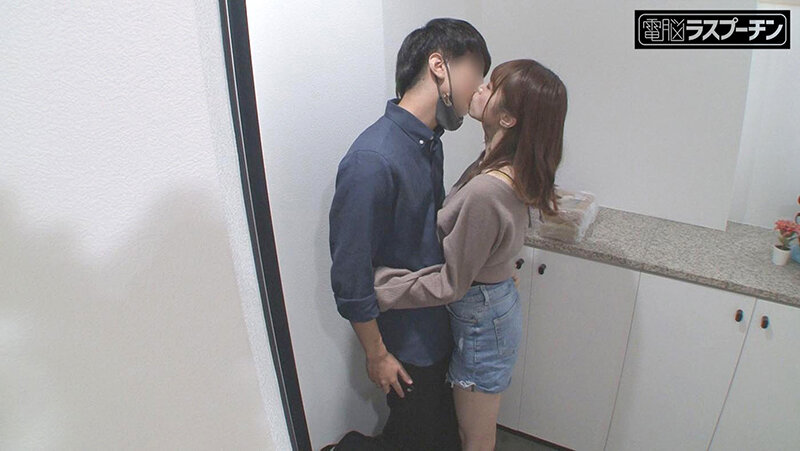 街角ナンパギャル検証企画！デリバリー配達員を誘惑して玄関先でSEXできるか！？ 乳首激弱ギャル