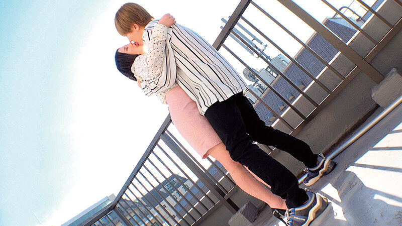 初めての青空キスで赤面発情しちゃった清純女子大生ひな＆るい