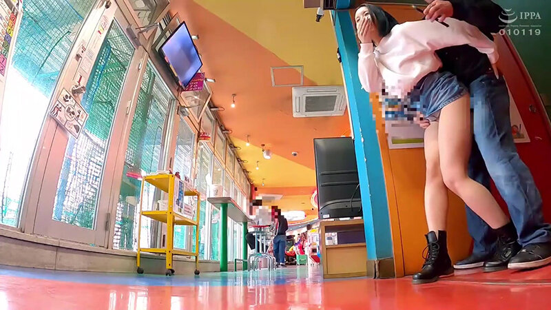 【露出〜Roshutube〜】オープンチャットで露出プレイを志願してきた女の子たちのお手伝い（カメラとチ○ポ）〜みみ子（仮名）編〜