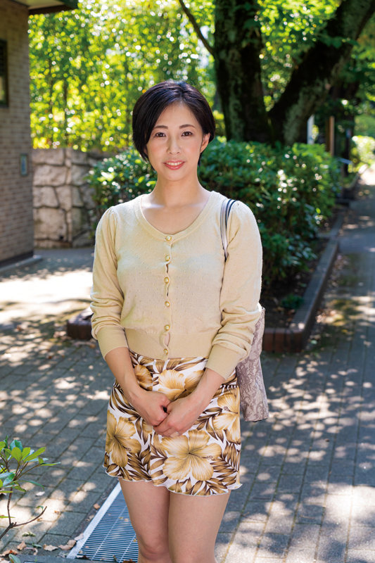 玉舐めのスペシャリスト！？スレンダーなドスケベ奥さん四十路デビュー！ 珠美さん45歳