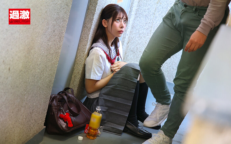 同じマンションに住む小さい女の子に媚薬を塗り込んだチ○ポで即イラマ。結果、ねば〜っと糸引くえずき汁まみれのイキ顔で淫乱化。8 母親のお仕事を待つ女の子