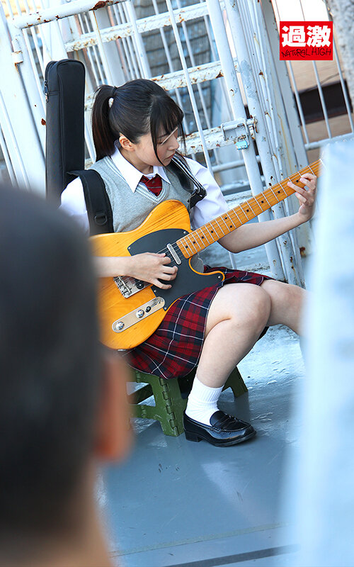 同じマンションに住む小さい女の子に媚薬を塗り込んだチ○ポで即イラマ。結果、ねば〜っと糸引くえずき汁まみれのイキ顔で淫乱化。8 ギターの練習に励む女の子