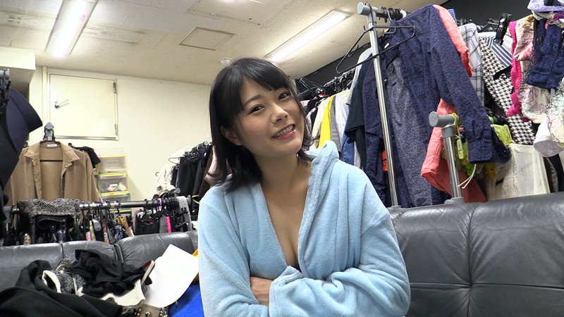★配信限定！特典映像付★おじさんの顔を唾液まみれで舐めまわして興奮する女4 如月ゆの