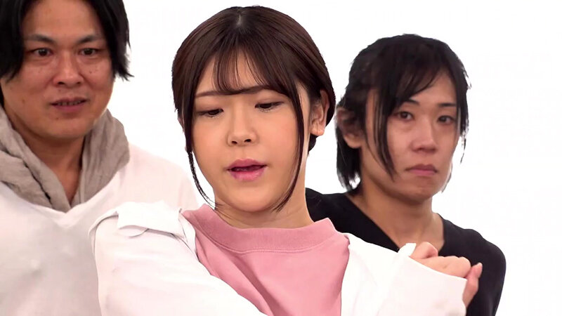羞恥！パワハラ一座演技ができない大根新人女優に役の気持ちをわからせる為に全裸演技指導する劇団の皇帝・座長〜モリマン赤ずきん皆瀬あかり編〜