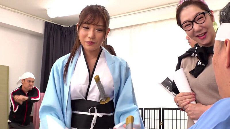 羞恥！パワハラ一座演技ができない大根新人女優に役の気持ちをわからせる為に全裸演技指導する劇団の皇帝・座長〜切腹！美少女新選組佐藤しお編〜