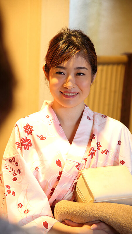 ウ、ウソだろ…？こんなにごく普通の奧さんが…。豹変！激変！狂い咲き！！欲求不満美熟女20人SP4時間04