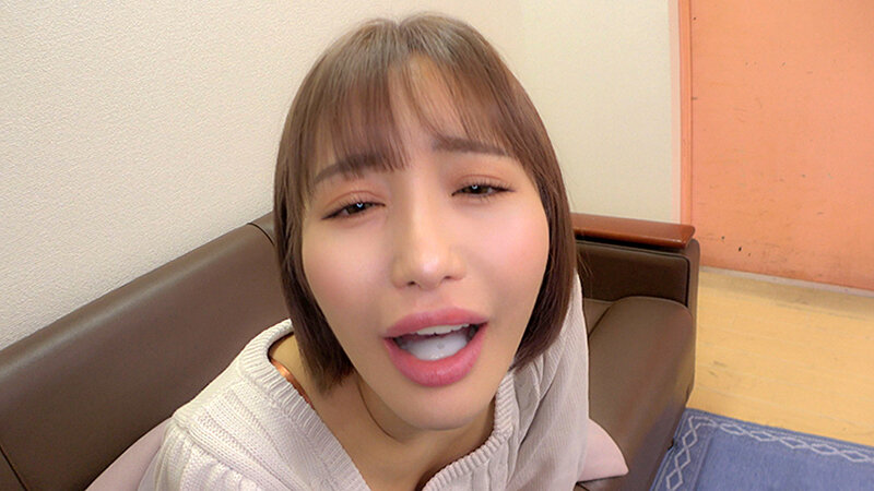 【個撮】えぇっ〜！！こんな場所で！？ 素人娘のこっそりフェラチオ 1
