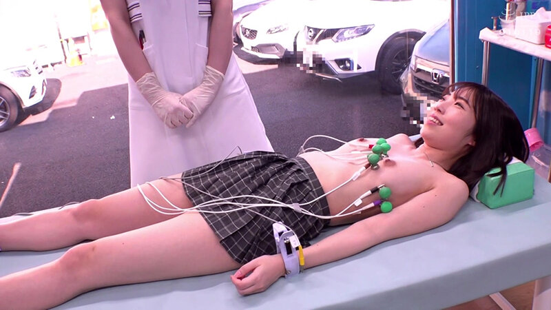 マジックミラー号撮って出し！卒業式直後！就職するJ○に実施する入社前健康診断！青空の下、発育中の乳房やピンク乳首を弄られ極太器具でキツマンを拡張された初心娘の膣は羞恥心に反して純情愛汁垂れ流し！覚えたてのエッチも拒めず中出ししちゃうなんて！〜かなで編〜