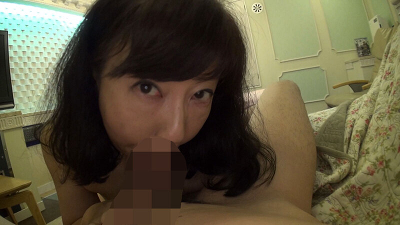 配信サイトで驚異の売り上げを叩き出した伝説的コンテンツをDVD化！ ザワつく素人熟女神動画6 控えめ熟女の人生初浮気×受精セックスが熱い！ 12人240分