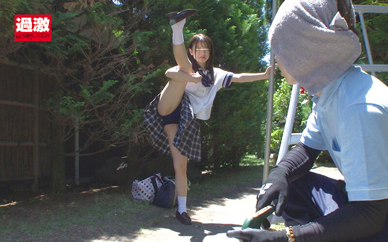 こんな野外で？！顔射後も止めない突然の笑顔しゃぶりで連続2回おねだり女子○生6 配信限定版
