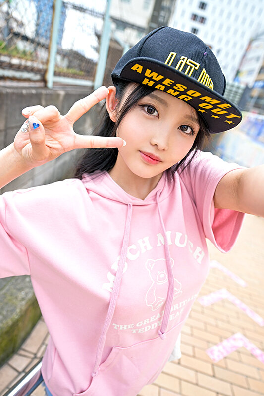 クラスでは大人しい陰キャ文系女子は実はかなりの肉食系！？サークルメンバーだけじゃ飽き足らずマチアプでさらにSEX相手探してるムッツリスケベの性に爛れたハメ撮り映像流出