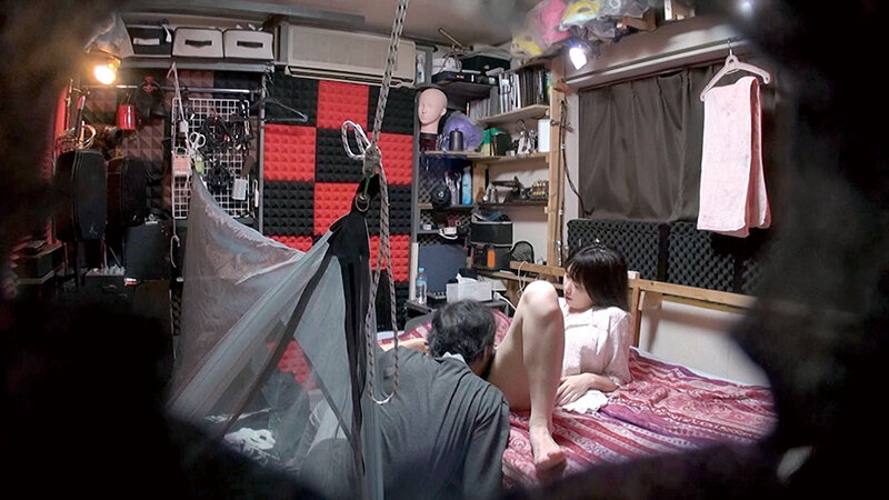 自分の部屋に泊まることになった妻の女友達 「人妻里美さん（仮名）三十五歳」に当然のように手を出してしまうワタシ（18）