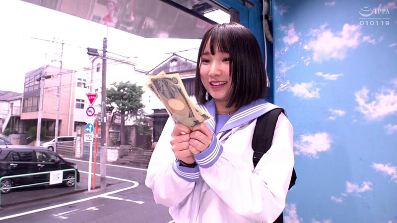 1cm1万円のギリギリディルドチャレンジ！先っちょだけのつもりが極太ディルドに性欲を刺激され思わず膣奥までズボっと挿入！そしておま○こを押し広げられる人生初の快感に発情腰ふり潮！潮！〜マジックミラー号撮って出し！〜