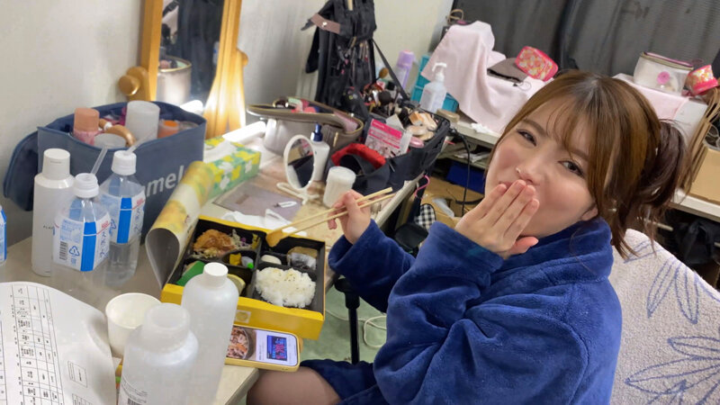 ★配信限定！特典映像付★「一般男性のみなさん！私をイカせまくって下さい！」〜街頭で見つけた素人男性に壊れるほどイカされまくったSEXドキュメント〜4 松本梨穂